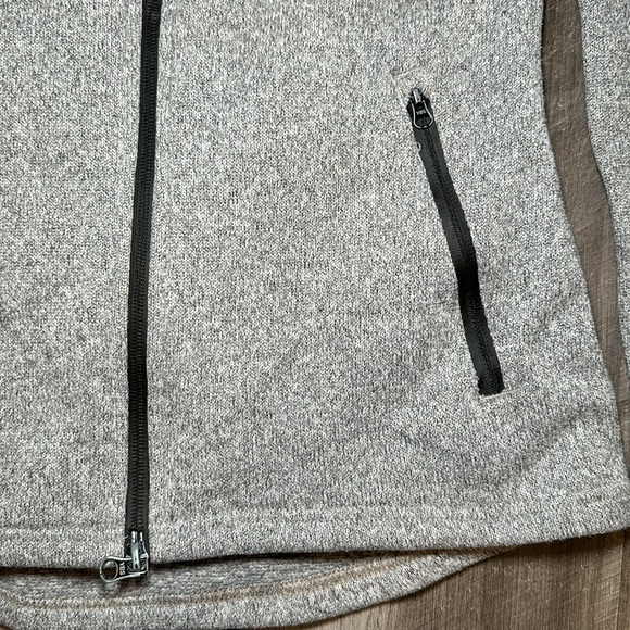 Hudson’s Bay Official Team Canada Fill Zip Fleece Hoodie - Medium - Picture 4 of 7